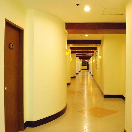 Country Village Hotel Кагаян-де-Оро Экстерьер фото