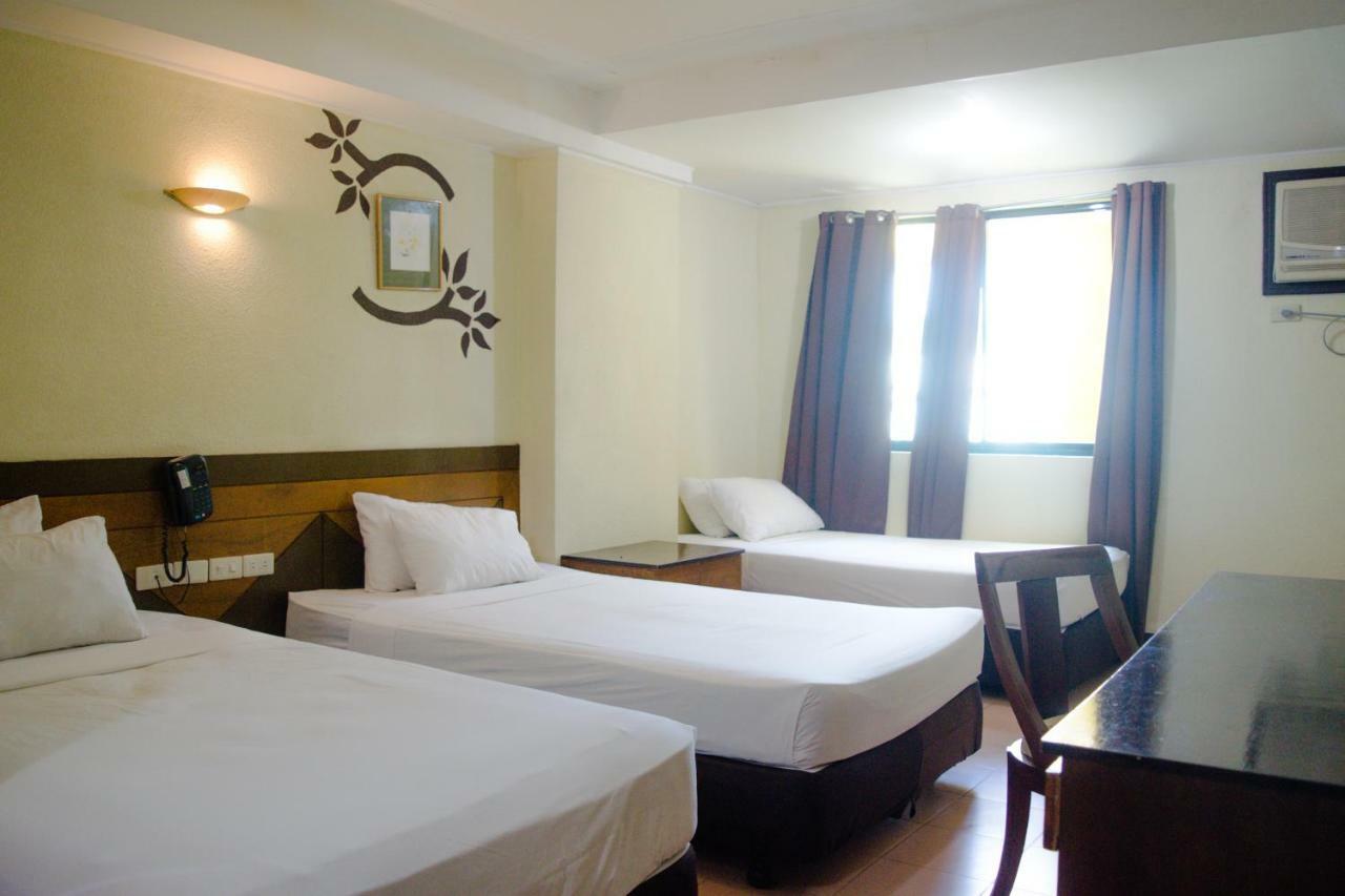 Country Village Hotel Кагаян-де-Оро Экстерьер фото